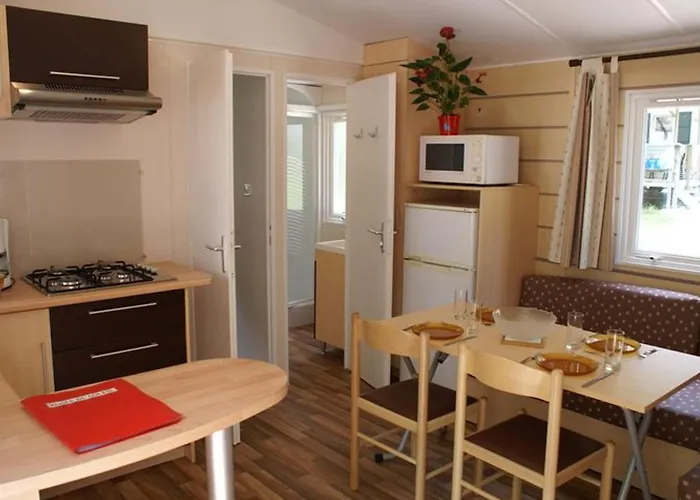 Mobil-home 25m² Avec Terrasse A - Api-1-52-356 אתר קמפינג *
